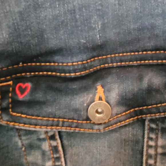 Ellen Degeneres Blue Denim Jacket with Love Detail - Picture 6 of 7
